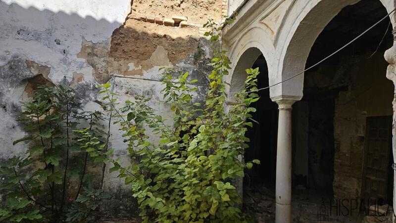 6 bedroom Villa for sale