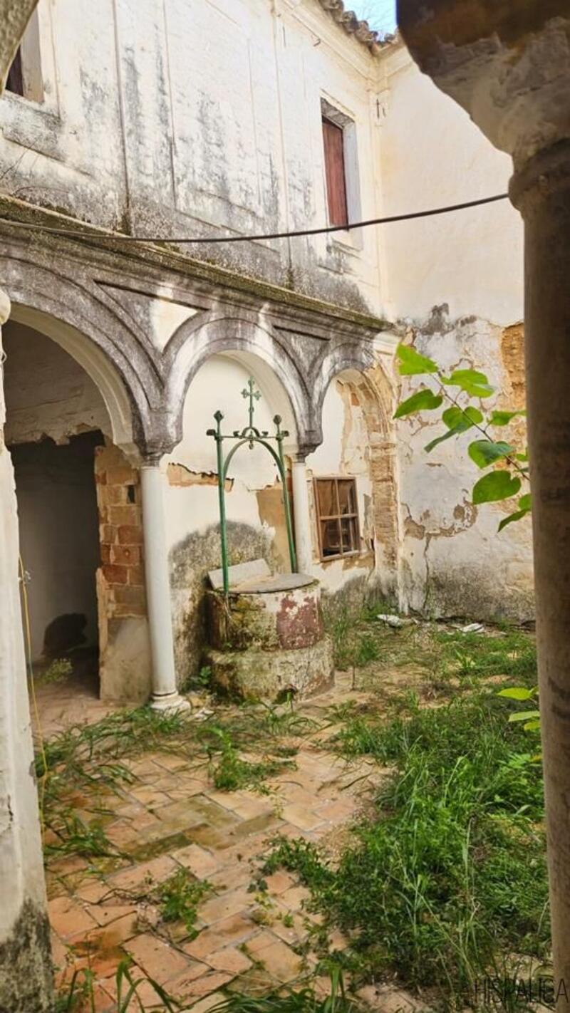 6 bedroom Villa for sale