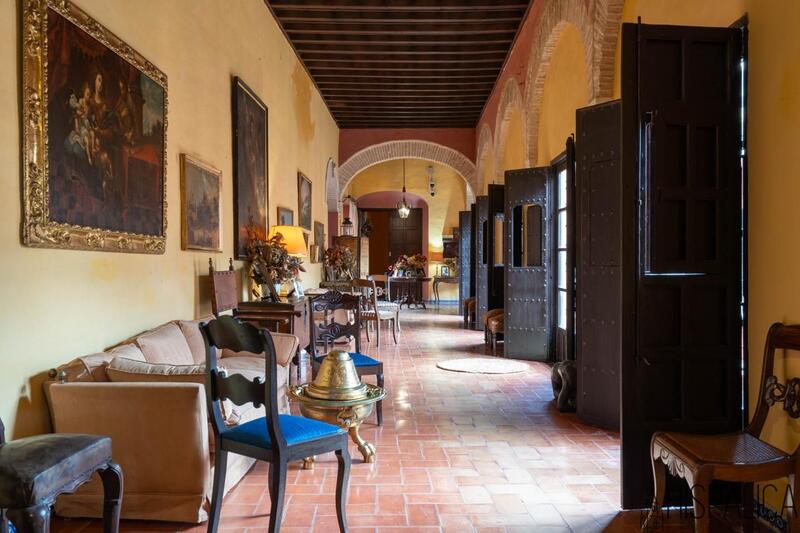 7 bedroom Villa for sale