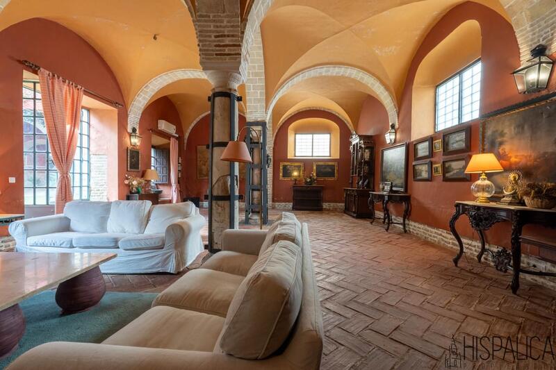 7 bedroom Villa for sale