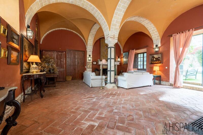 7 bedroom Villa for sale