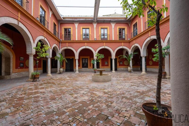 7 bedroom Villa for sale