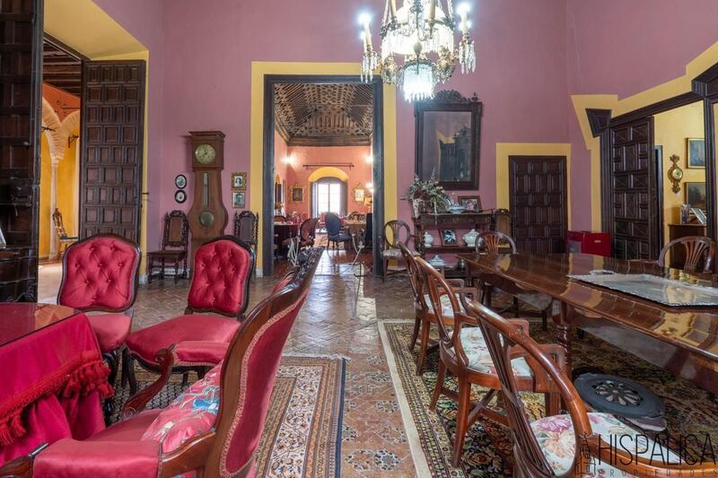 7 bedroom Villa for sale