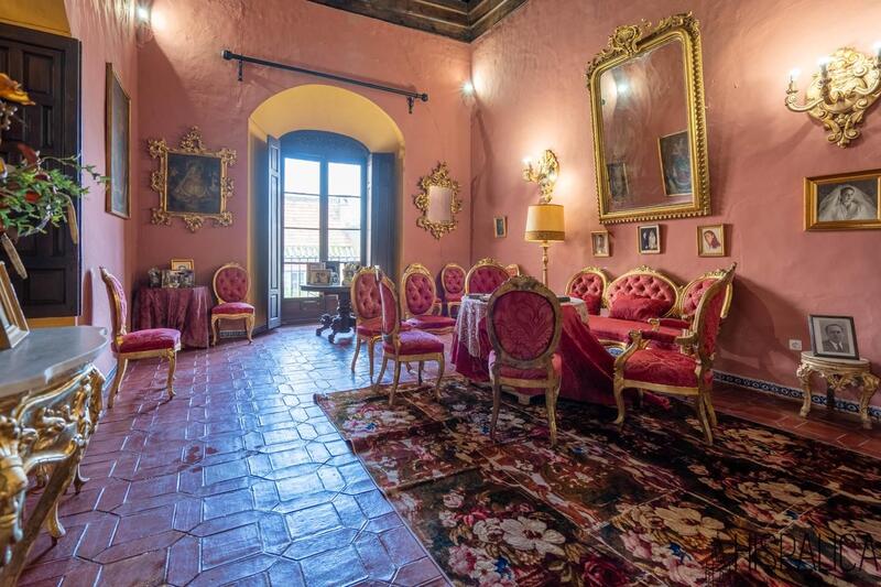 7 bedroom Villa for sale