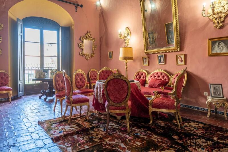 7 bedroom Villa for sale