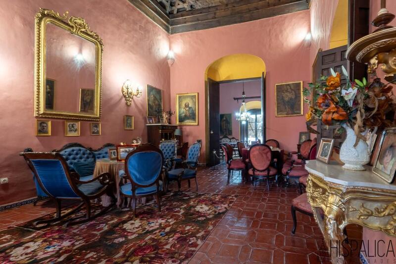 7 bedroom Villa for sale