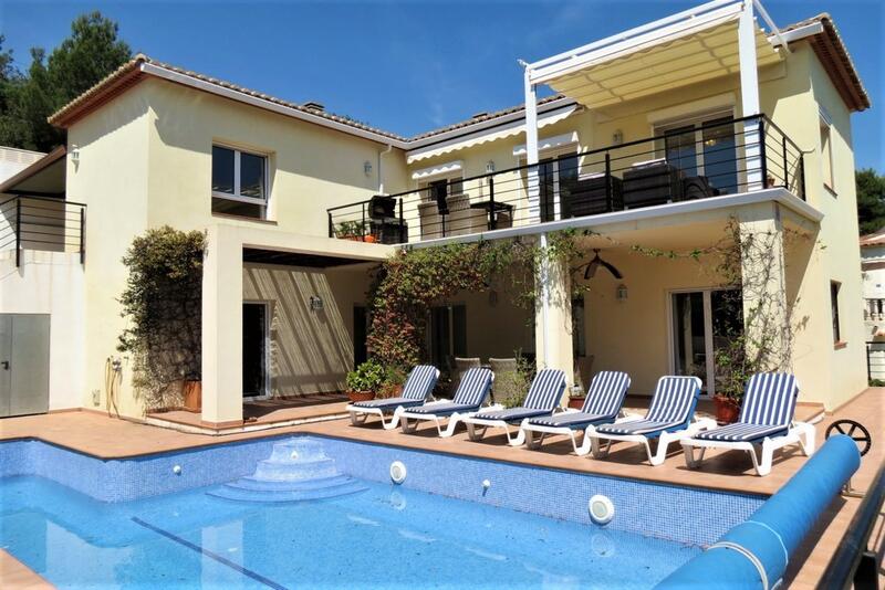 4 Cuarto Villa en venta