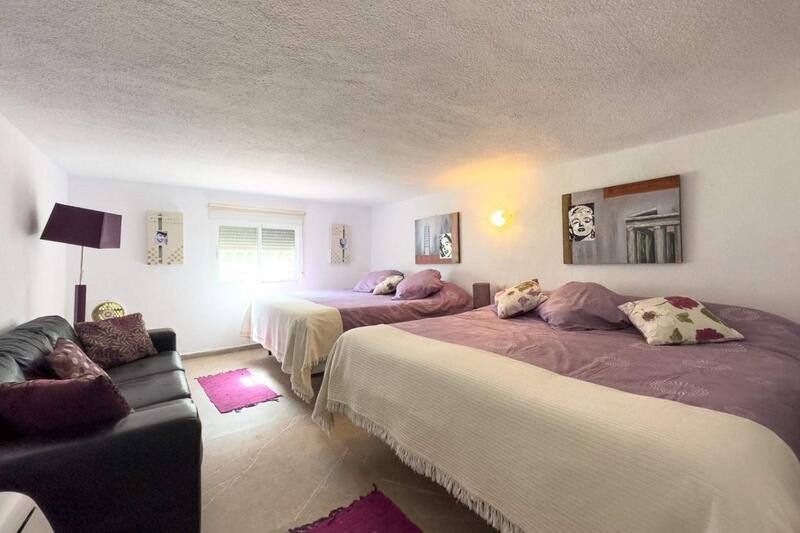 6 bedroom Villa for sale