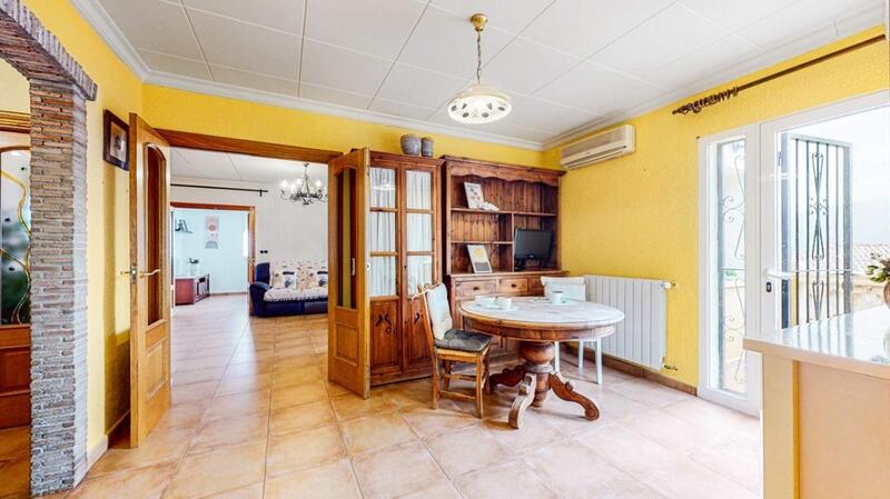 3 bedroom Country House for sale