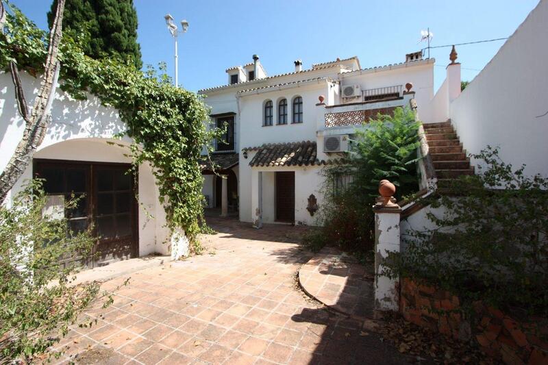 Villa Te koop in Orba, Alicante