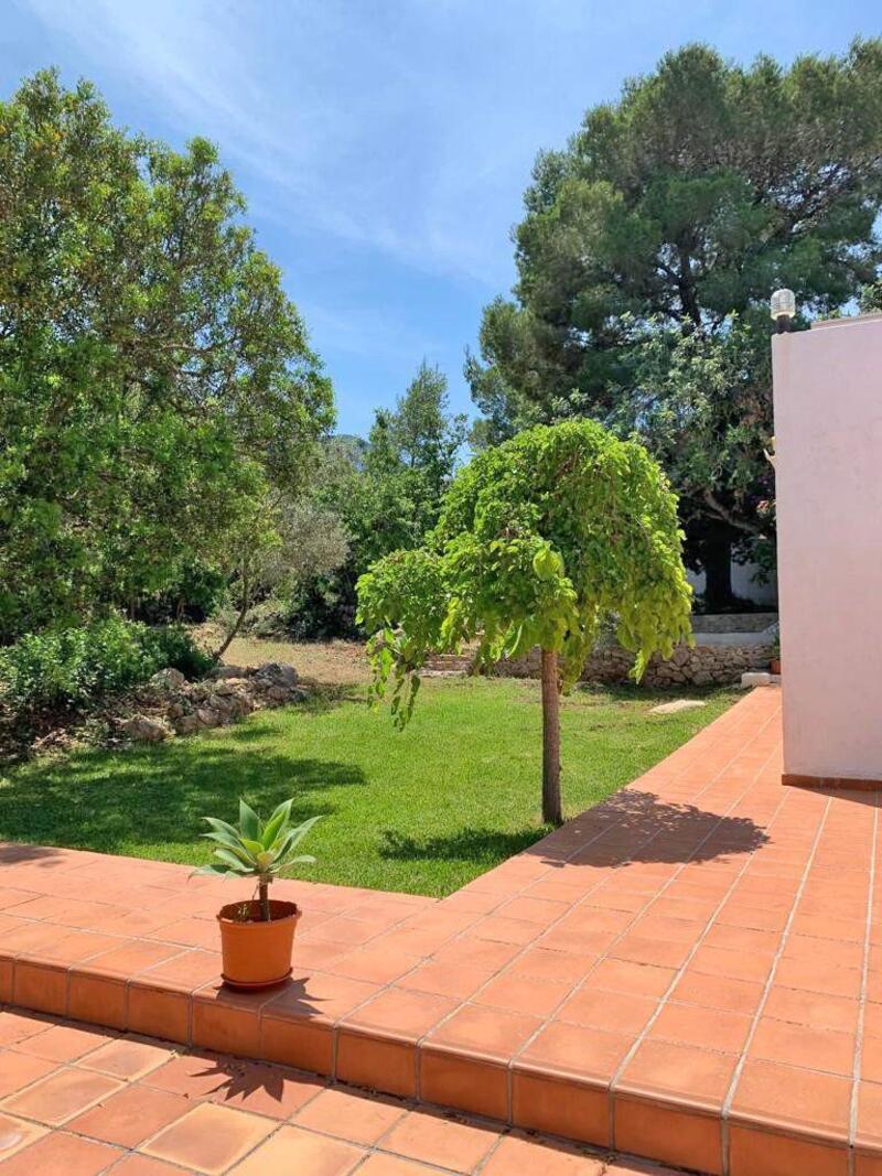 9 bedroom Villa for sale