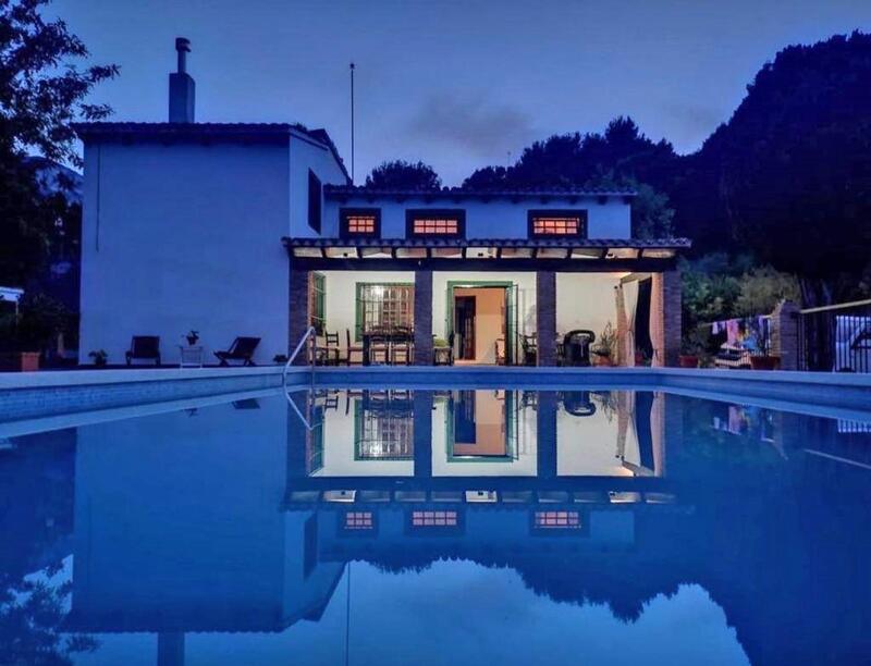 9 bedroom Villa for sale