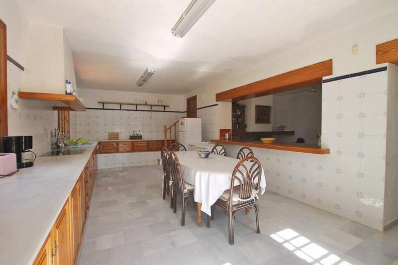 9 bedroom Villa for sale