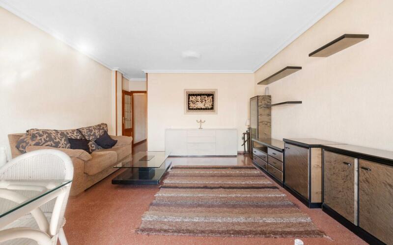 4 bedroom Apartment for sale