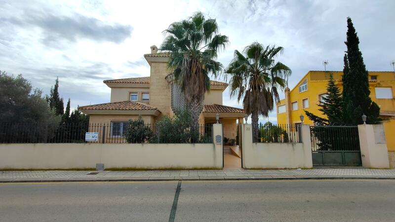 6 Cuarto Casa de Campo en venta