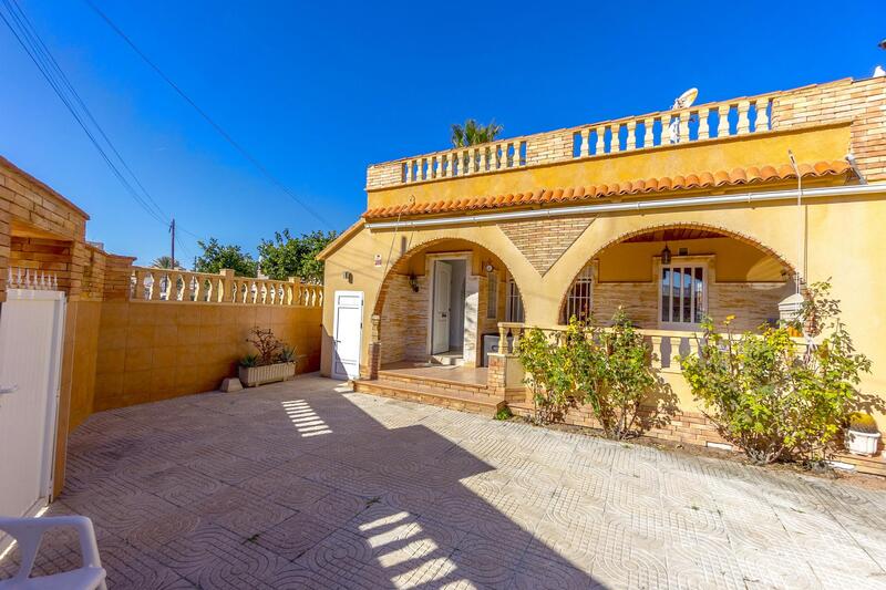 Country House for sale in Torrevieja, Alicante