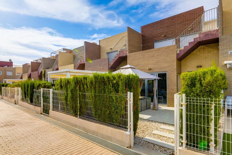 Maison de Ville à vendre dans Torrevieja, Alicante