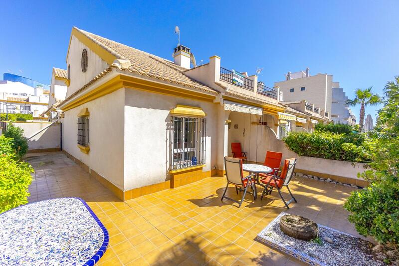 Townhouse for sale in Orihuela Costa, Alicante