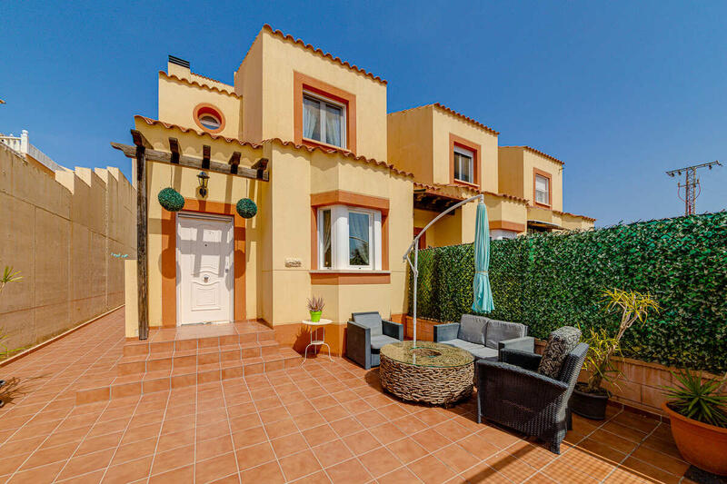 Townhouse for sale in Orihuela Costa, Alicante