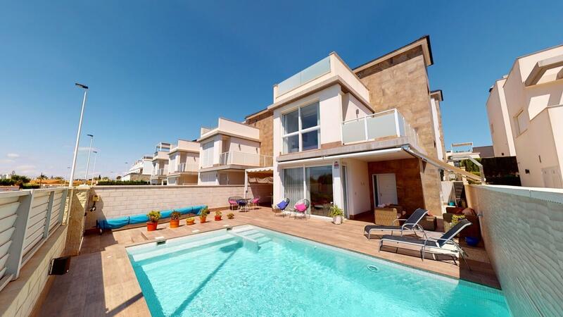 Country House for sale in Torrevieja, Alicante