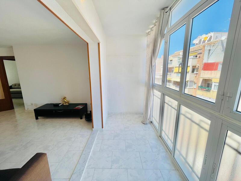 квартира продается в Torrevieja, Alicante