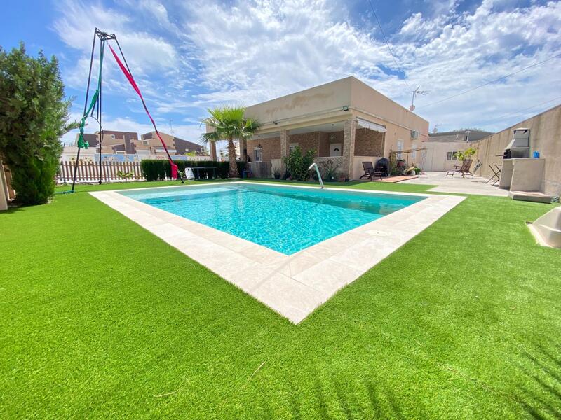 Country House for sale in Torrevieja, Alicante