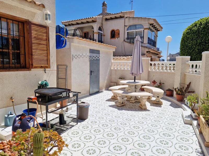 Villa à vendre dans Torrevieja, Alicante