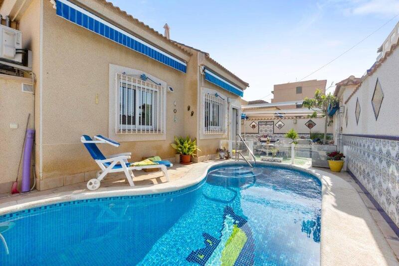 Country House for sale in Torrevieja, Alicante