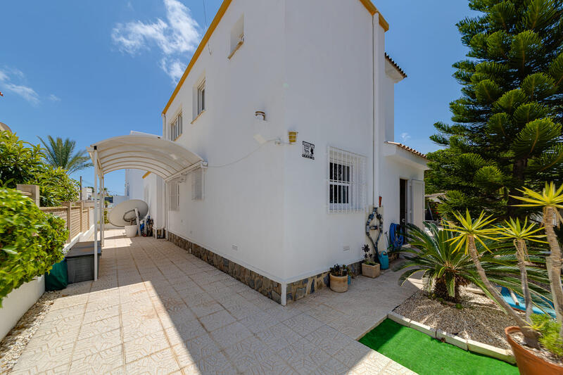 4 Schlafzimmer Landhaus zu verkaufen