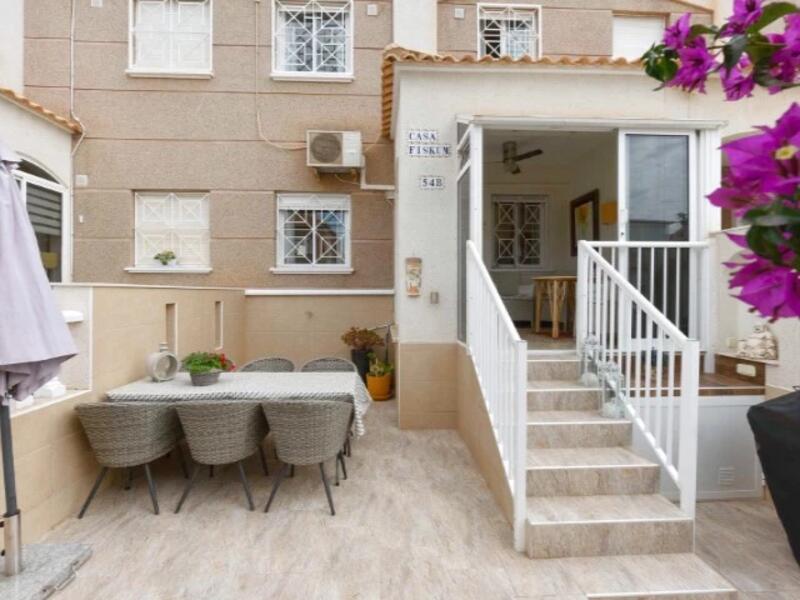 2 bedroom Townhouse for sale