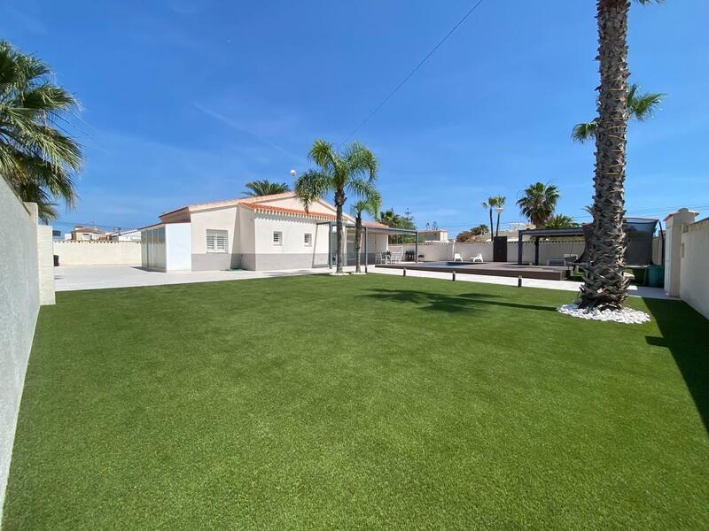 Country House for sale in Torrevieja, Alicante