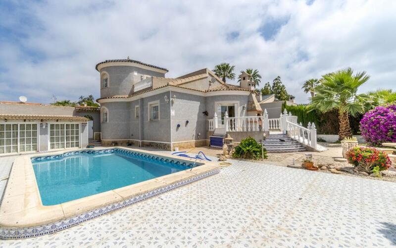 Country House for sale in Torrevieja, Alicante