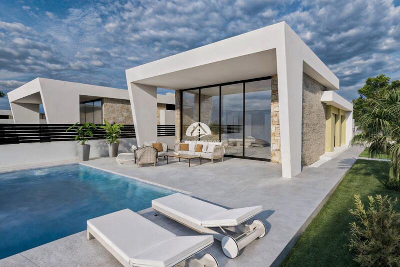 Villa zu verkaufen in Torrevieja, Alicante