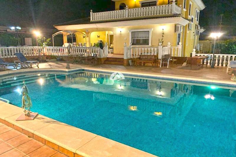 Villa for sale in Torrevieja, Alicante