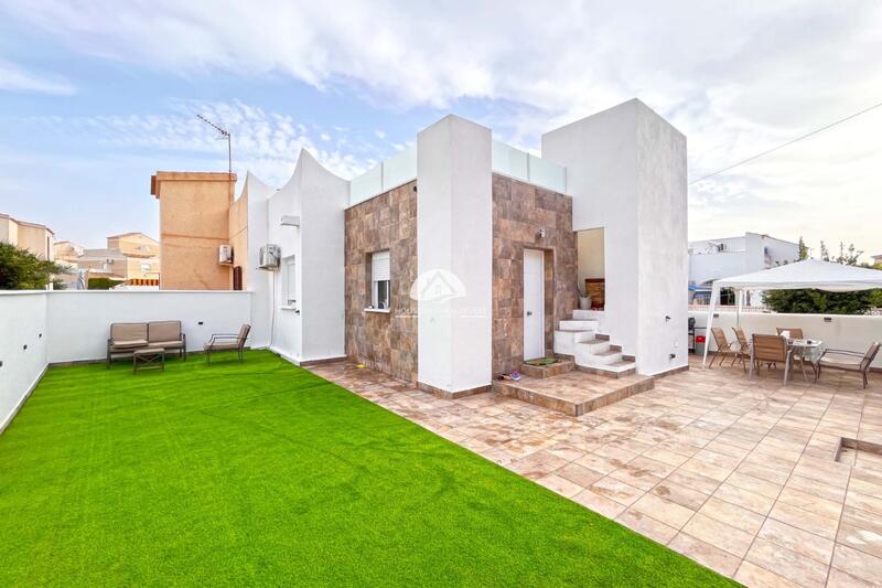 Townhouse for sale in Orihuela Costa, Alicante