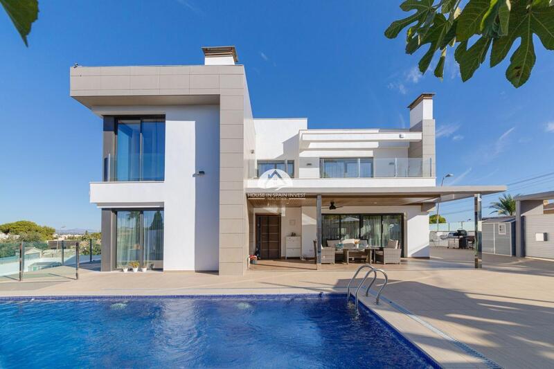 Villa for sale in Torrevieja, Alicante