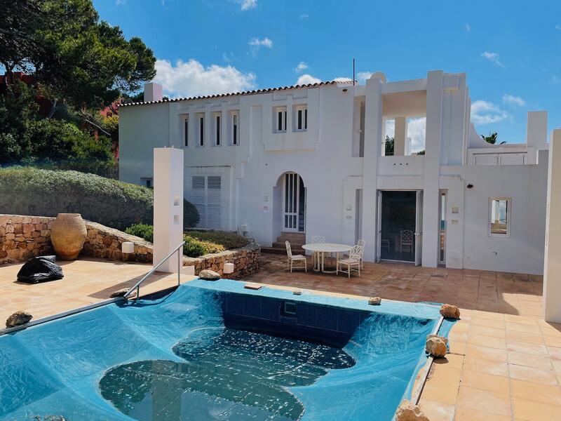 4 bedroom Villa for sale