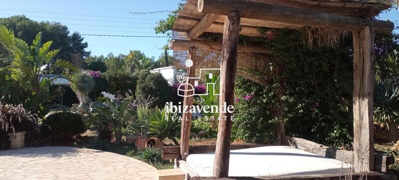 10 bedroom Villa for sale