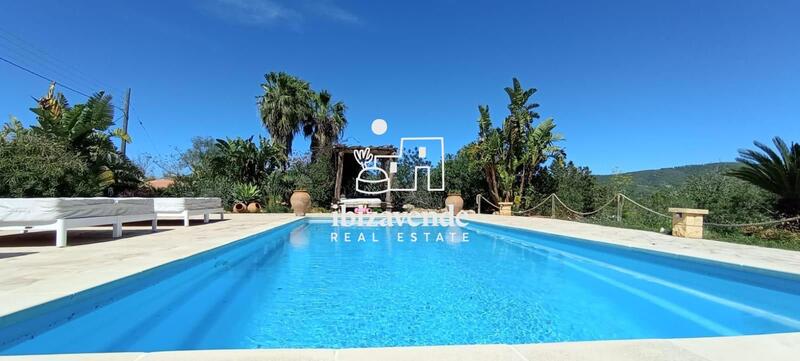10 bedroom Villa for sale