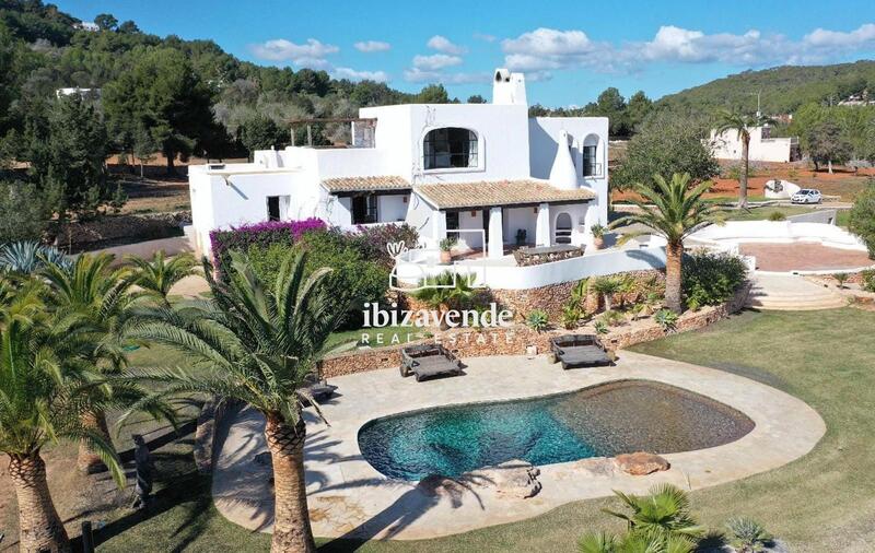 Villa til salgs i Santa Eularia Des Riu, Ibiza