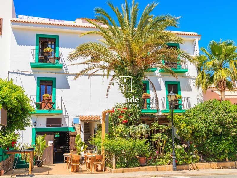 7 bedroom Villa for sale