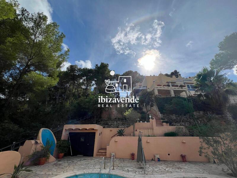 6 bedroom Villa for sale