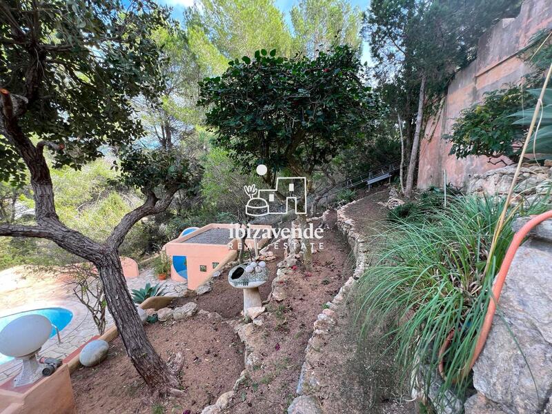 6 bedroom Villa for sale