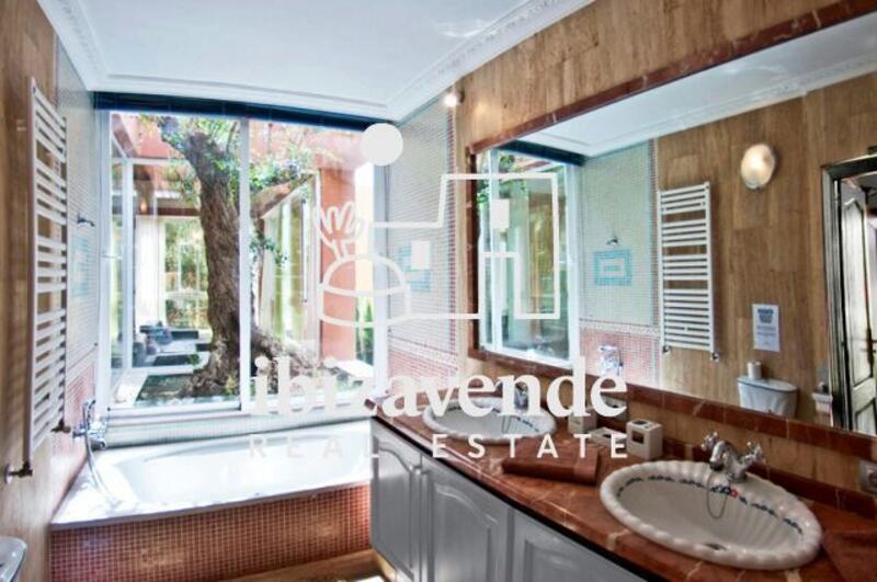 6 bedroom Villa for sale