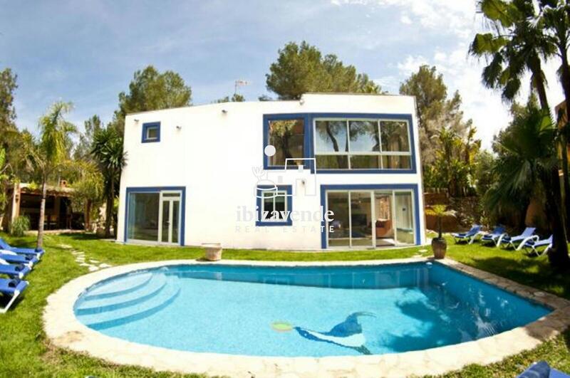 6 bedroom Villa for sale