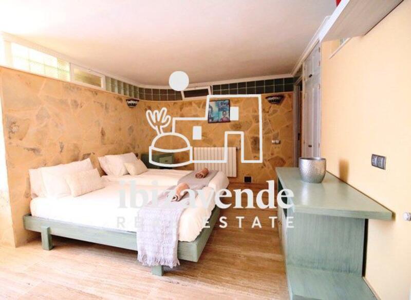 6 bedroom Villa for sale
