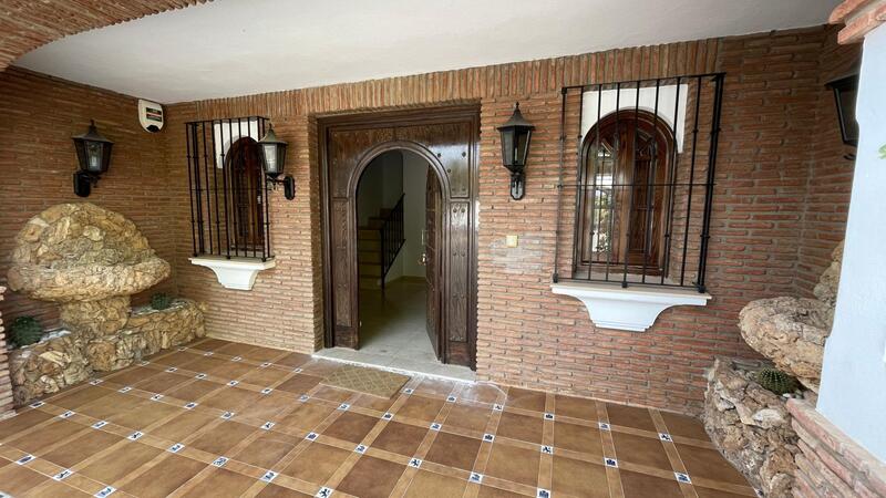 13 bedroom Villa for sale