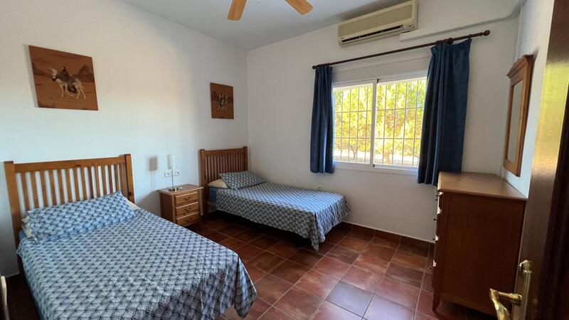 3 Schlafzimmer Landhaus zu verkaufen