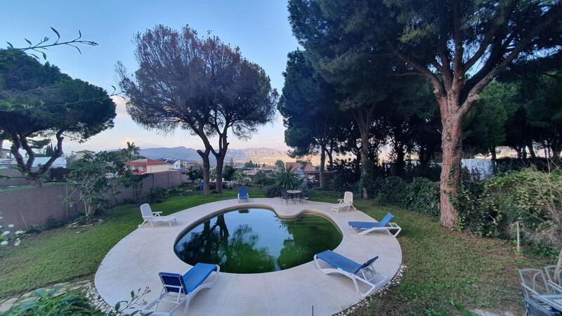 Villa à vendre dans Alhaurin de la Torre, Málaga