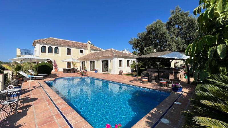 Villa for sale in Alhaurin el Grande, Málaga